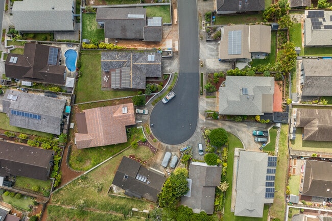 For families looking for less street traffic, cul-de-sacs are a perfect solution.