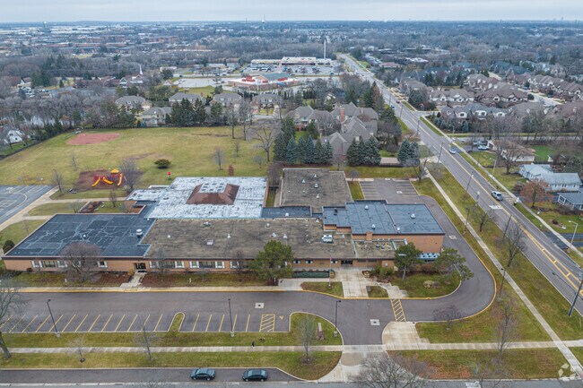 Washington Elementary School has a student-teacher ratio of 12 to 1.