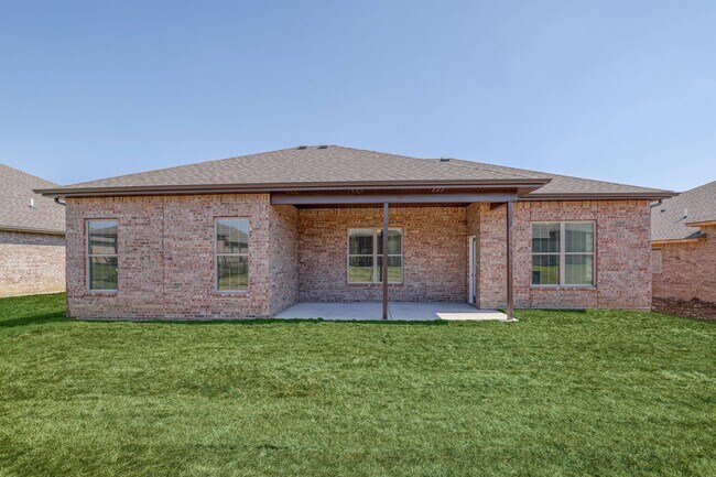 8515 Pickering St, Lenexa, KS 66227 - photo 6
