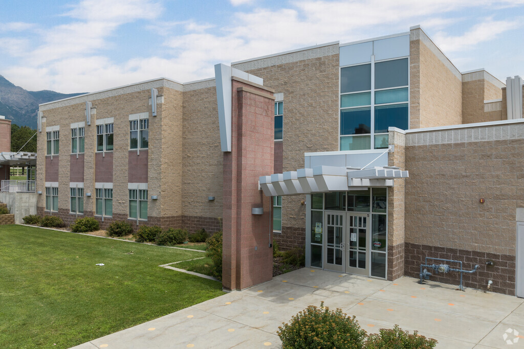 Natural tones of beige, brown and red combine to beautify North Ogden Elementary School.