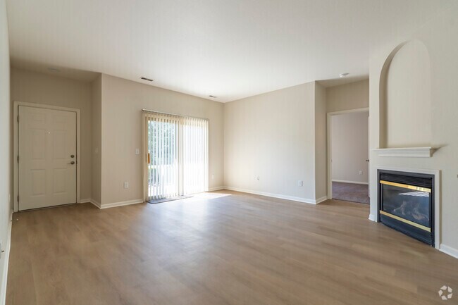 2BR, 2BA - 1,228SF - Aspen Lakes - Living Room