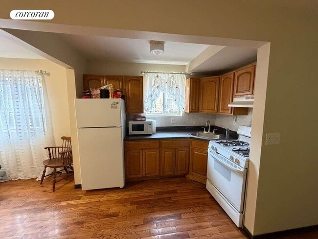 91 E 57th St, Brooklyn, NY 11203 - photo 4