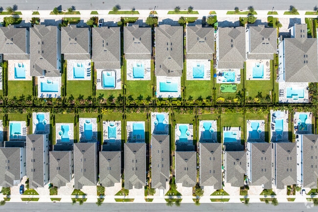 Many homes in Reunion feature a luxurious pool where residents can beat the summer heat.