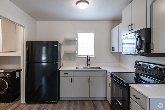1BR, 1BA - 400SF - Kitchen
