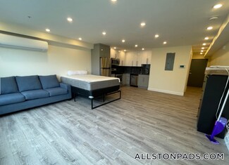 1028 Commonwealth Ave Unit 206, Boston, MA 02215