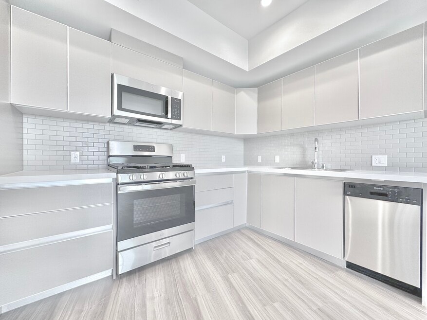 838 S La Brea Ave, Los Angeles, CA 90036 - photo 1