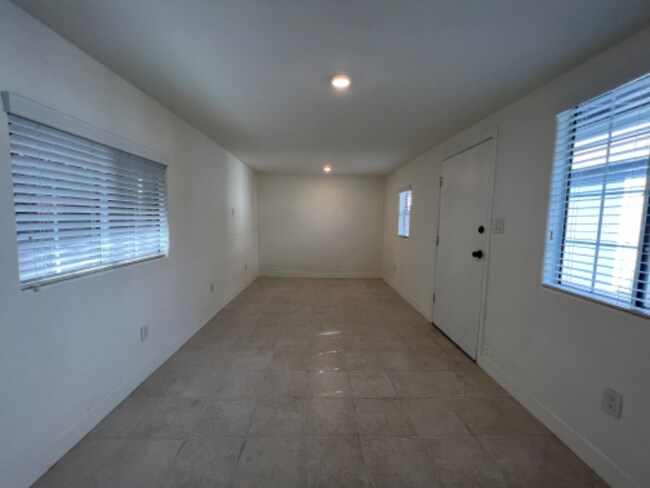 2436 Adriatic Ave unit B, Long Beach, CA 90810 - photo 4