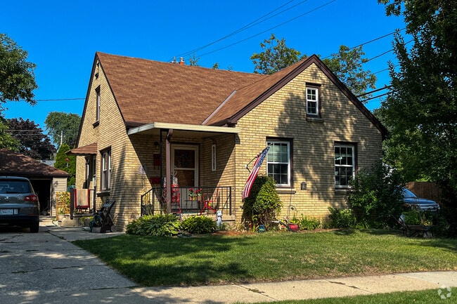 Classical wood frame homes are common in the Fair Park neighborhood.