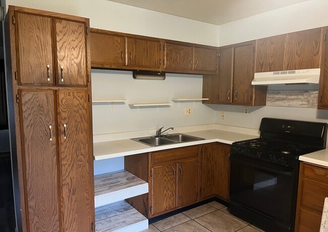 721 West St, Chesterton, IN 46304 - photo 2