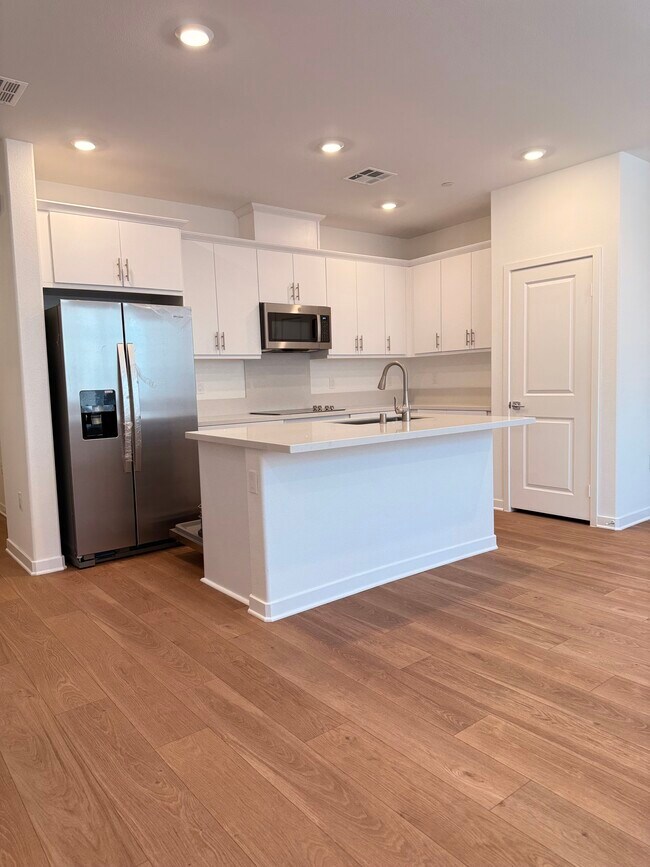 2583 Cloudview Privado unit 8, Ontario, CA 91761 - photo 3