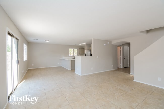 3131 W Jessica Ln, Phoenix, AZ 85041 - photo 2