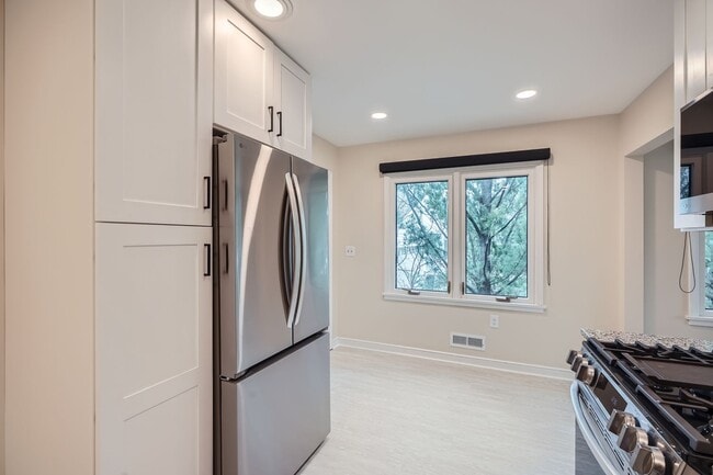 5633 Saint Croix Ave N, Minneapolis, MN 55422 - photo 6