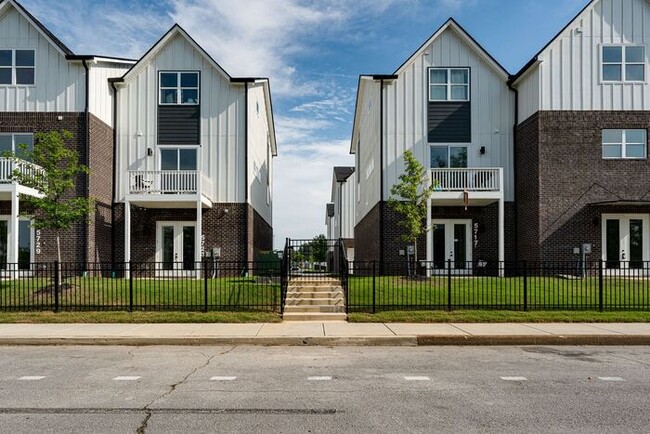 5671 Sofias Cir, Chattanooga, TN 37411 - photo 2