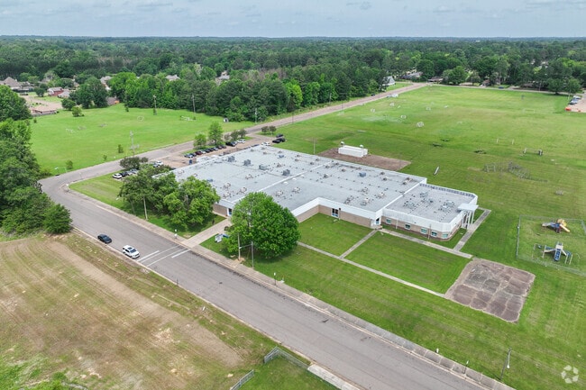 North Jackson Elementary School is a part of the Jackson Public School system.