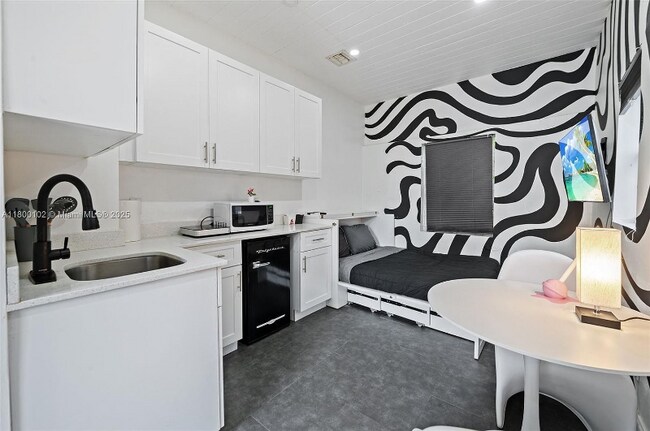 534 NW 50th St unit B, Miami, FL 33127 - photo 3