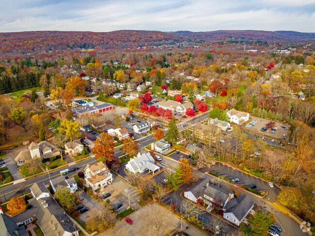 Roads run through 
Mendham, connecting commuters to area highways.