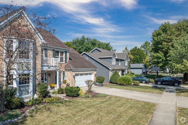 Home prices in Signal Point range from $500,000 to $625,000.