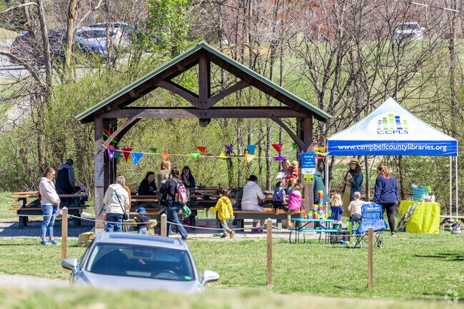 Timbrook Park is the best picnic spot near Timberlake.