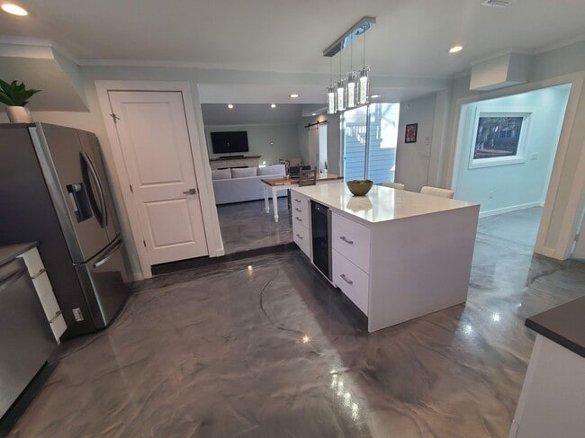 372 Plum St, Bastrop, TX 78602 - photo 5