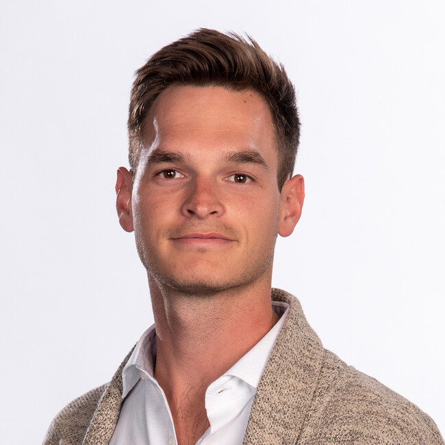 Agent Photo