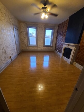 2009 Bryan Ave Unit 2009 Apt A, upstairs, Granite City, IL 62040