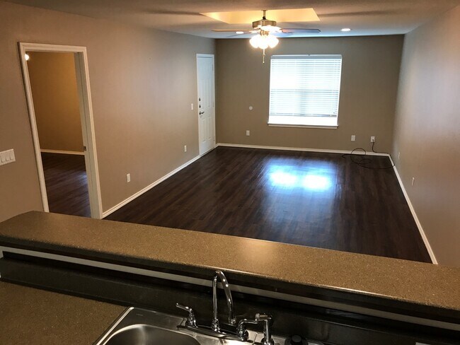 4284 Castlegate Dr unit 4284 Castlegate Dr., Paris, TX 75462 - photo 4