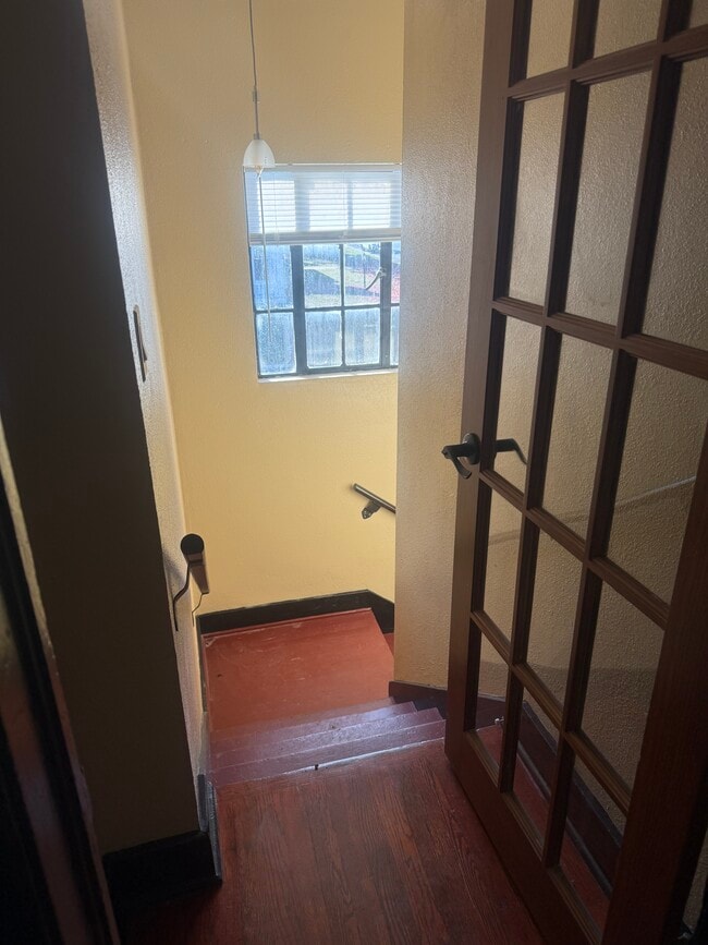 101 S Gray Ave unit 101 South Gray  Jopl, Joplin, MO 64801 - photo 2