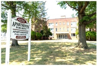 555 Front St, Hempstead, NY 11550