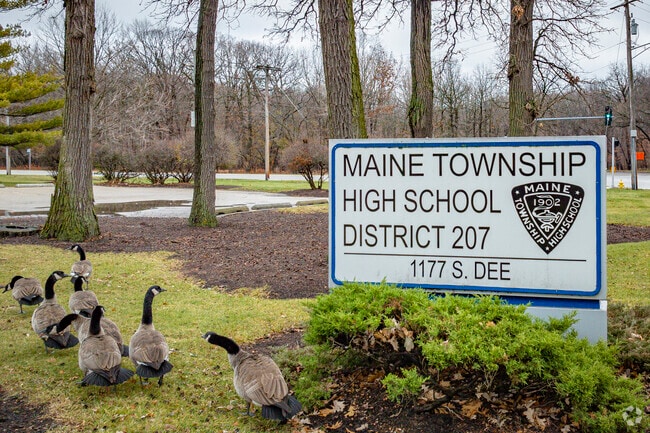 Maine South High School