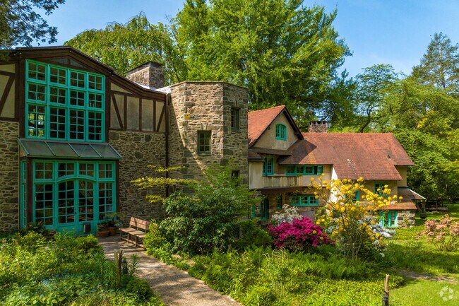 The Rose Valley Museum embodies the neighborhood's Arts and Crafts Movement history.