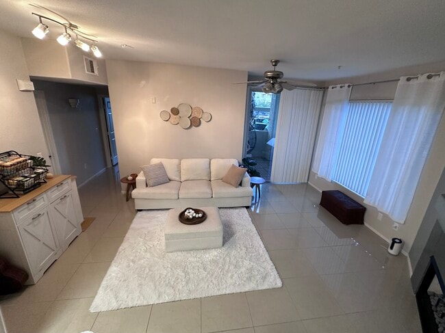 7123 S Durango Dr unit Living room, Las Vegas, NV 89113 - photo 2