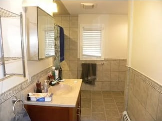 85 Seymour St Unit 1, Worcester, MA 01610