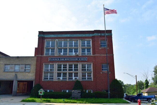 Welcome to Council Oak Montessori School in Blue Island.