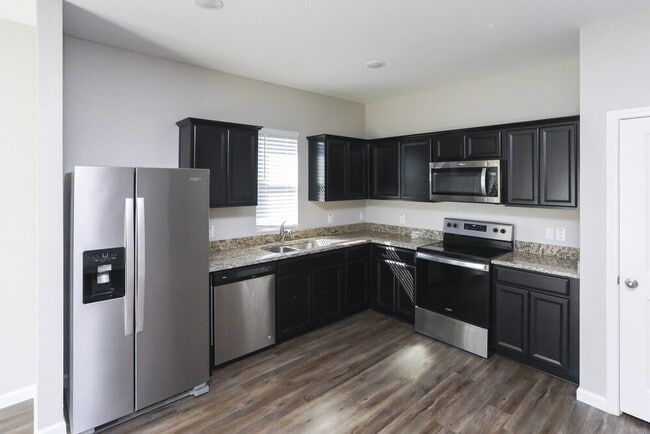 7015 London Fog Dr, Dallas, TX 75227 - photo 5