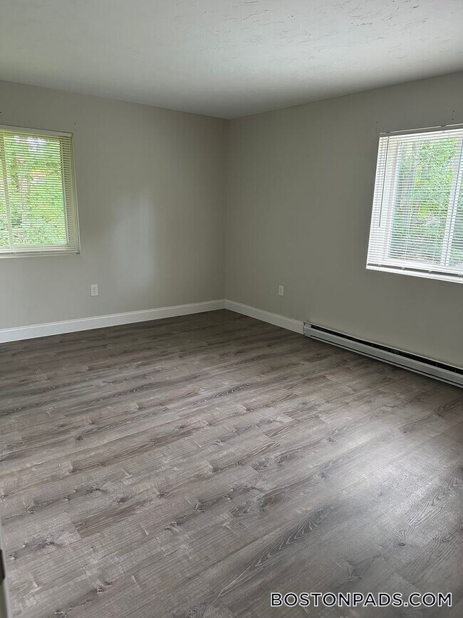 310 Thompson Rd unit 322, Webster, MA 01570 - photo 3