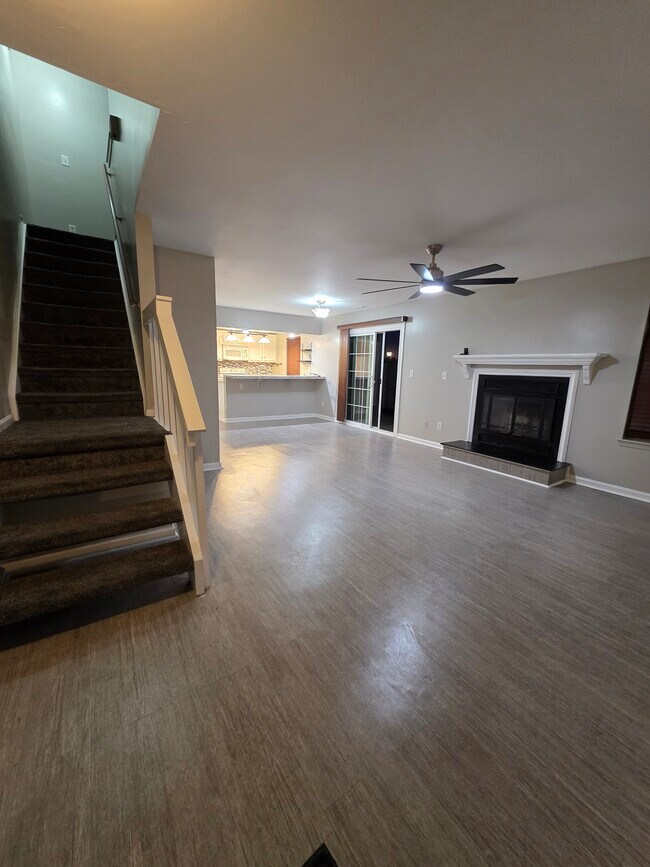 283 Ferdinand Cir unit Columbus Station Con, Virginia Beach, VA 23462 - photo 4