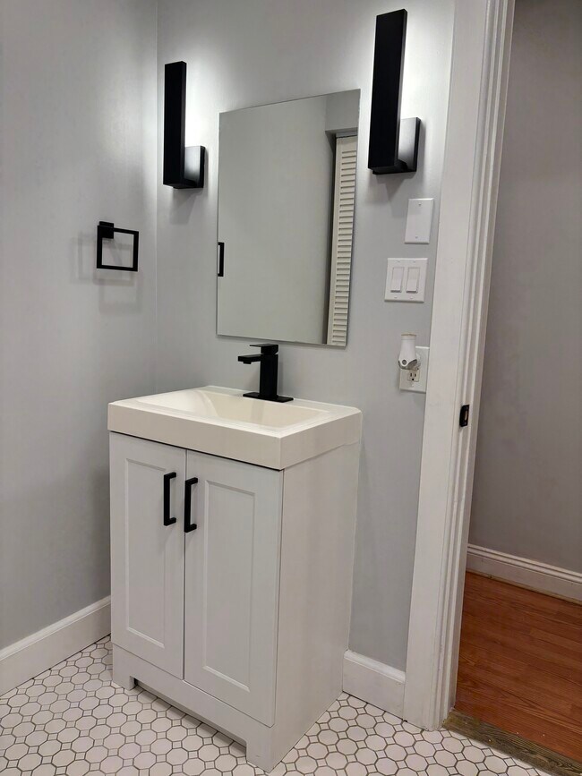 1104 Pine St unit 1, Philadelphia, PA 19107 - photo 6