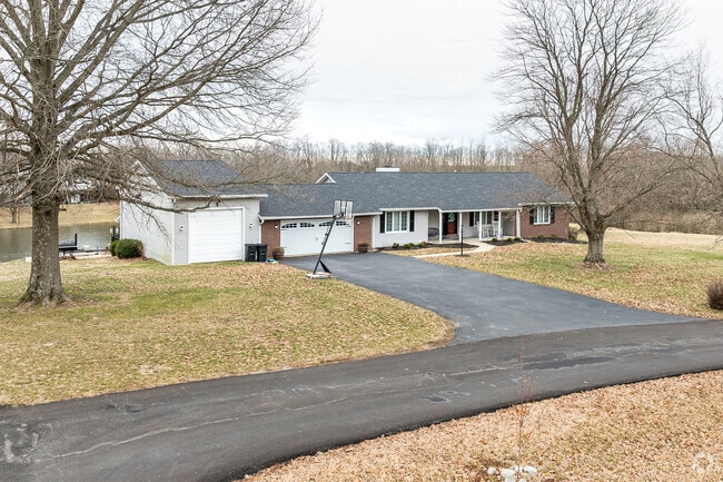 The median single family home in Maysville is $193,500.