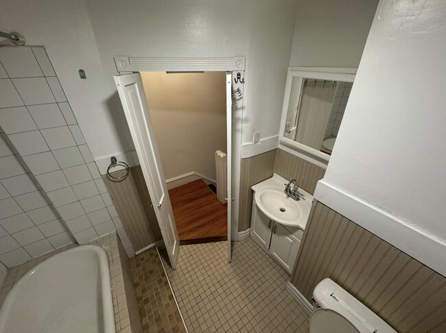 529 N 35th St unit 1, Philadelphia, PA 19104 - photo 6