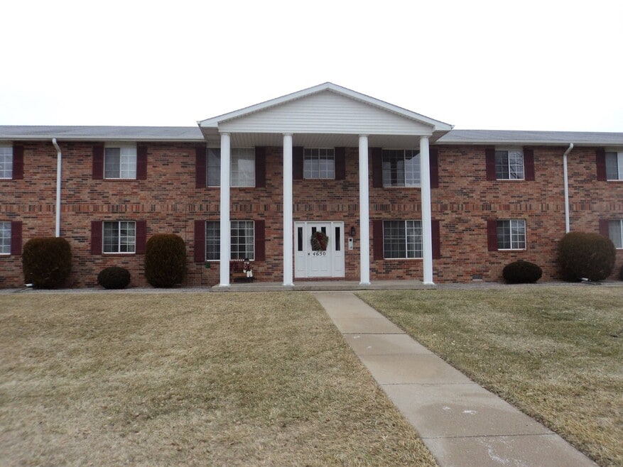 4690 Hemmeter Ct unit 1, Saginaw, MI 48603 - photo 1