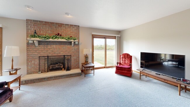 6424 Weaver Rd, Berlin Center, OH 44401 - photo 2