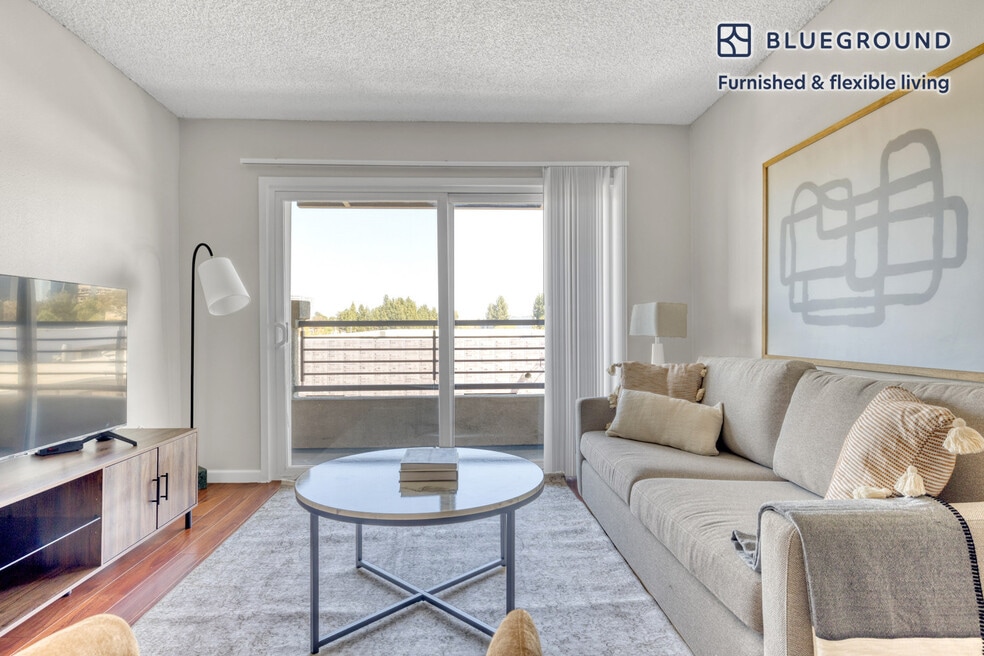 6121 Glade Ave unit FL4-ID699, Los Angeles, CA 91367 - photo 1