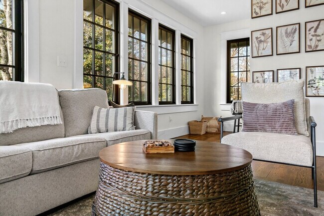 318 E Dickson St unit ID1221823P, Fayetteville, AR 72701 - photo 4