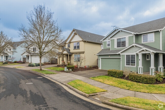 South Corvallis is bordered by farmland to the west and the Willamtte River to the east.