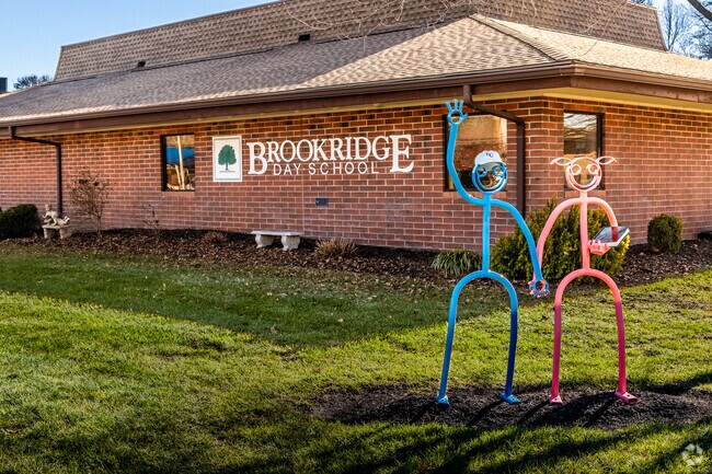 Brookridge Day School near Pinehurst offers early childhood education, and earns a B from Niche.