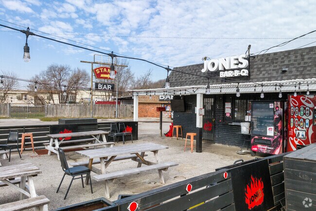 Jones Bar-B-Q is a popular eatery in Muncie for lunch or dinner.