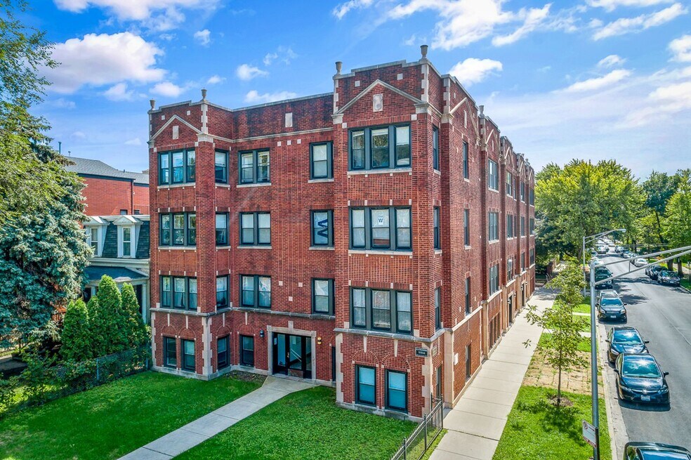 2457 W Logan Blvd unit 1, Chicago, IL 60647 - photo 1