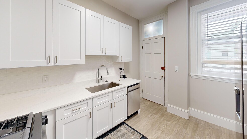 20 Radcliffe Rd unit 1, Allston, MA 02134 - photo 1