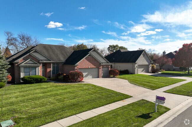 There are many quiet suburban neighborhoods in Monclova.
