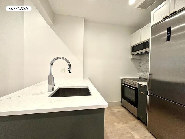 23 Avenue B, New York, NY 10009 - photo 4